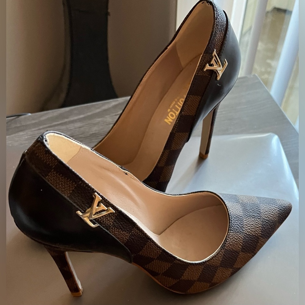 Louis Vuitton Damier Azur Pattern Stilettos.